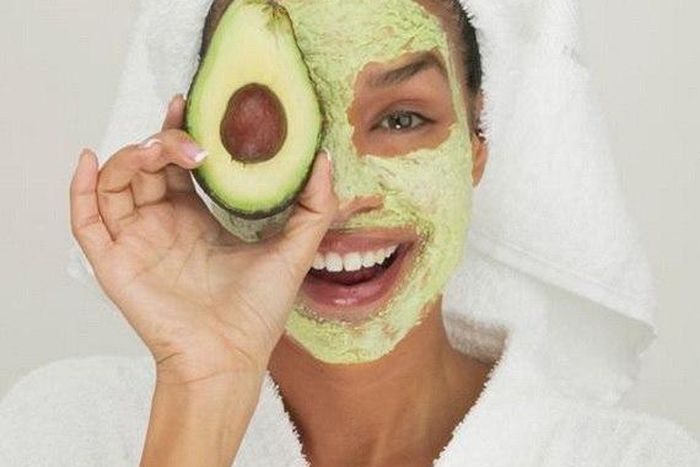 Using avocado as face mask