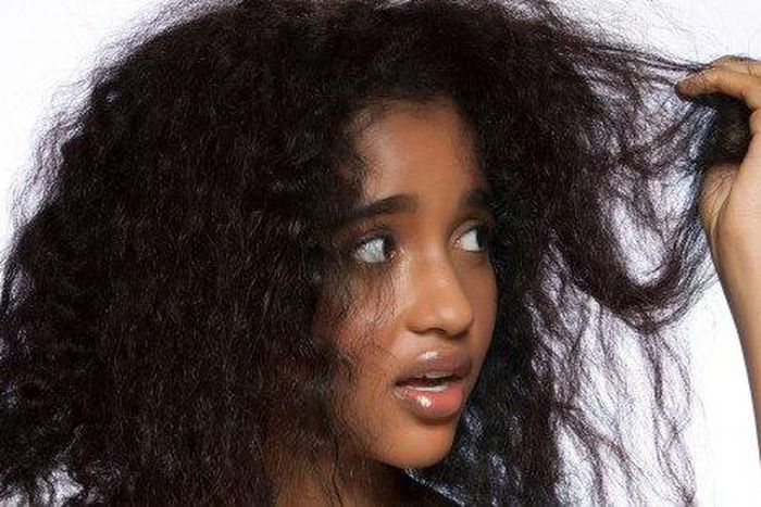 5 home treatments for frizzy hair
