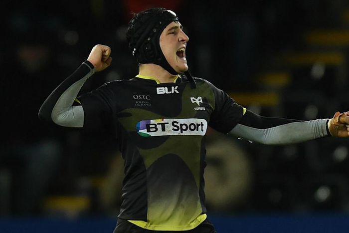 ___4565110___https:______static.pulse.com.gh___webservice___escenic___binary___4565110___2016___1___16___4___sam-davies_95ldf3wn8yew1xmatri20iz28_2