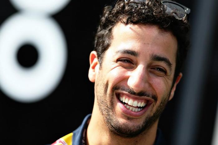 ___4815989___https:______static.pulse.com.gh___webservice___escenic___binary___4815989___2016___3___18___1___danielricciardo-cropped_1dbkmluqi53oz1kkzzo1t8lp7l