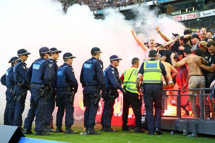 ___4658700___https:______static.pulse.com.gh___webservice___escenic___binary___4658700___2016___2___8___14___westernsydneywanderersfans-cropped_1b7itcxie9ocw1lv76vyhjj4wj