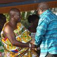 ___4776065___https:______static.pulse.com.gh___webservice___escenic___binary___4776065___2016___3___8___12___President-exchanges-Pleasantries--with-the-Asantehene