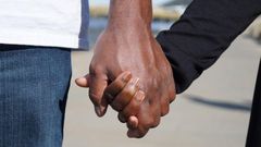 7 surprising benefits of holding hands