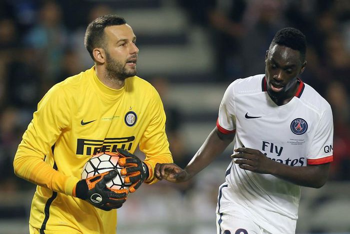 ___4524006___https:______static.pulse.com.gh___webservice___escenic___binary___4524006___2016___1___5___15___samirhandanovic-cropped_1re9czqc36ot91om64bvom4obd