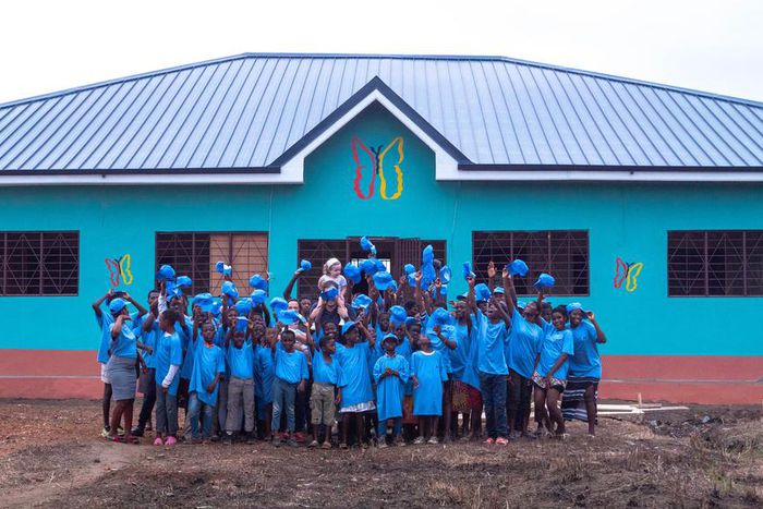 Neuce paints Potter's Village