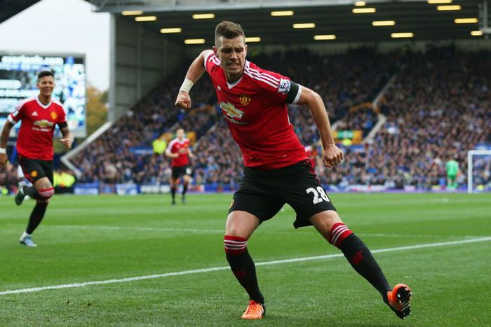 ___4636414___https:______static.pulse.com.gh___webservice___escenic___binary___4636414___2016___2___2___16___morgan-schneiderlin-cropped_qdbhxvdqqfzu1pjm32al7vhcd_1