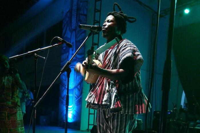 King Ayisoba performing at the event
