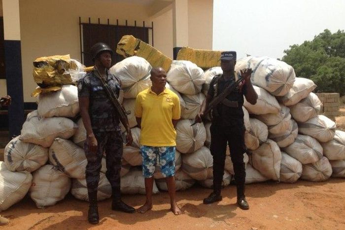 Joseph Nartey was arrested after allegedly attempting to bribe the policemen at the scene with GHc2,630. (Picture credit: Graphic.com.gh)