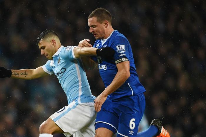 ___4555969___https:______static.pulse.com.gh___webservice___escenic___binary___4555969___2016___1___13___23___sergioaguerophiljagielka-cropped_12syblnp6qdv51cwctcin3xt45_1