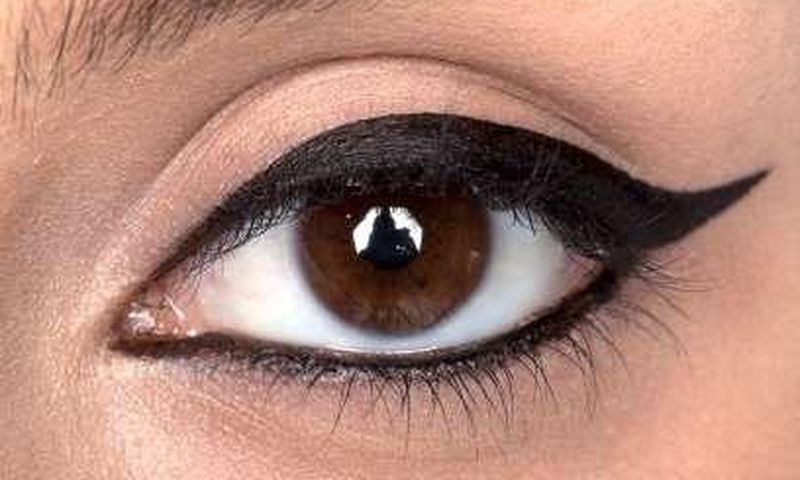 ___4541500___https:______static.pulse.com.gh___webservice___escenic___binary___4541500___2016___1___10___11___eyeliner