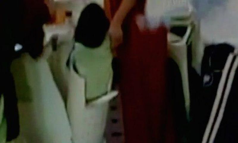 Picture of 2-yr-old boy trapped inside washing machine goes viral