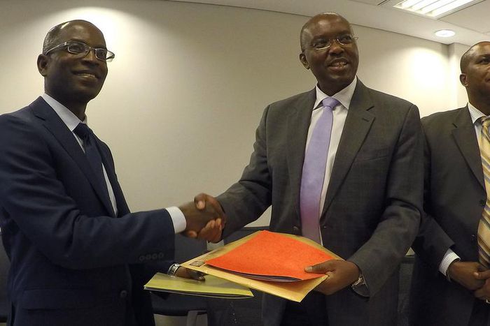 The grant agreement was signed by Henry Kerali, World Bank Country Director for Ghana, and Patrick Awuah, Founder and President of Ashesi University College, with representatives from MESTI.