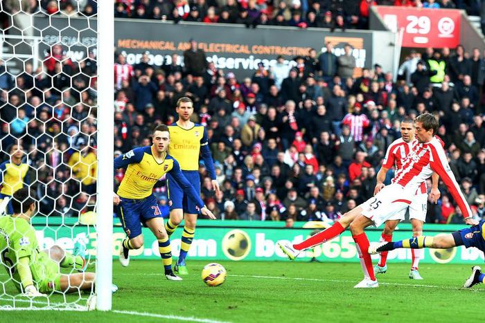 ___4564141___https:______static.pulse.com.gh___webservice___escenic___binary___4564141___2016___1___15___18___arsenalstoke-cropped_7cdub1vbe9b61b8jnd012bh1u_1