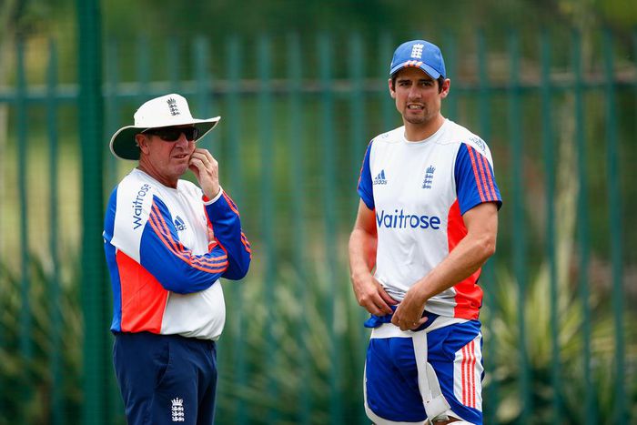 ___4566797___https:______static.pulse.com.gh___webservice___escenic___binary___4566797___2016___1___17___2___trevor-bayliss-alastair-cook-cropped_1q567djao64s51148d0asibdy9