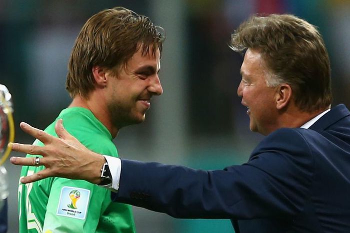 ___4519184___https:______static.pulse.com.gh___webservice___escenic___binary___4519184___2016___1___4___14___timkrullouisvangaal-cropped_1kre3anurp9i17fxiuphjuuze