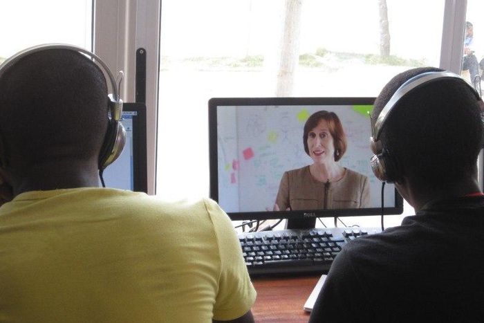 ___4603439___https:______static.pulse.com.gh___webservice___escenic___binary___4603439___2016___1___25___13___novoed-students-in-internet-cafe-in-ghana-e1366043908909