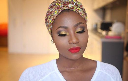 How to apply concealer the right way