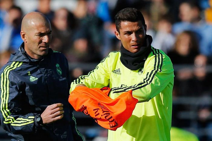 ___4524681___https:______static.pulse.com.gh___webservice___escenic___binary___4524681___2016___1___7___17___zinedinezidanecristianoronaldo-cropped_16v5m66qmb3lj1jqps5bsfv5xc_2