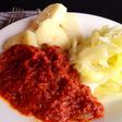 Corned beef stew and boiled yam