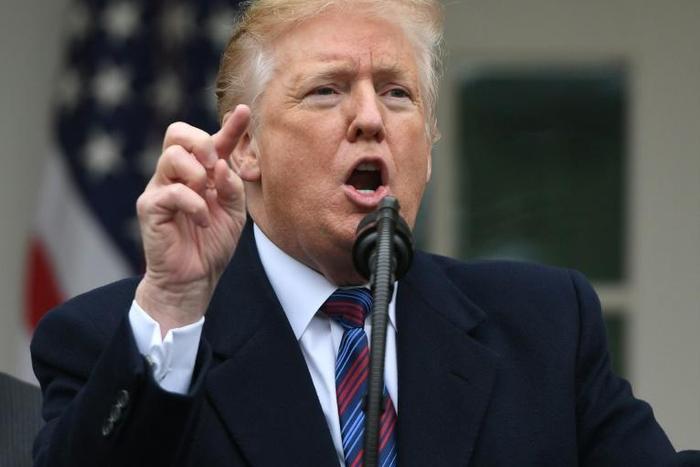 US President Donald Trump insisted that federal workers affected by the US government shutdown support him, despite the fact many were forced either to work without salaries or go on unpaid leave