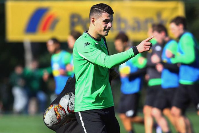 ___4567364___https:______static.pulse.com.gh___webservice___escenic___binary___4567364___2016___1___17___15___granitxhaka-cropped_1pilhvfy10uca1r5hg9j6g7qqu_2