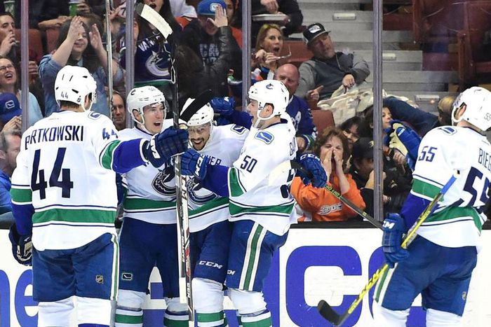 ___4881701___https:______static.pulse.com.gh___webservice___escenic___binary___4881701___2016___4___5___13___vancouvercanucks-cropped_mypl2wduq4gj1mmvyivxrdmcx_2