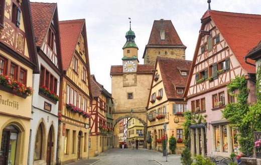 ___4537748___https:______static.pulse.com.gh___webservice___escenic___binary___4537748___2016___1___8___15___rothenburg-ob-der-tauber-bavaria-1500-cs