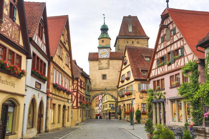 ___4537748___https:______static.pulse.com.gh___webservice___escenic___binary___4537748___2016___1___8___15___rothenburg-ob-der-tauber-bavaria-1500-cs