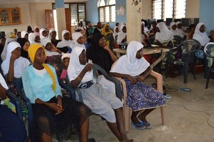 Girls warned to stay away from early sex