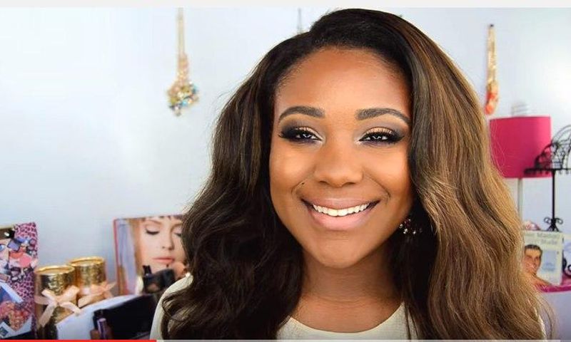Beauty blogger Rose Kimberly shares nude lipstick look