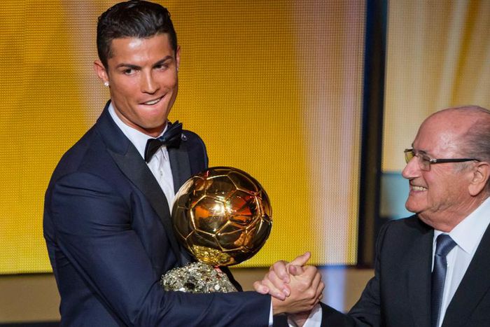 ___4467548___https:______static.pulse.com.gh___webservice___escenic___binary___4467548___2015___12___16___13___seppblattercristianoronaldo-cropped_cps269agv6g417a1phm6qv4vn_3