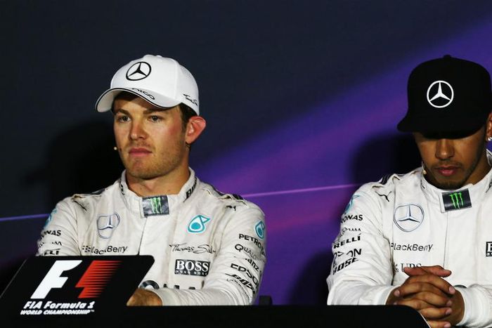 ___4417964___https:______static.pulse.com.gh___webservice___escenic___binary___4417964___2015___12___2___18___nico-rosberg-lewis-hamilton_19mykpj09aold1tpoqmac7uteu