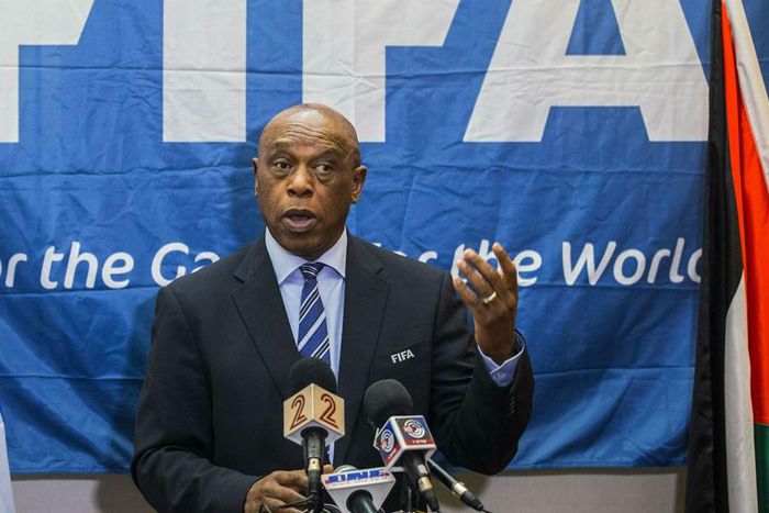 ___4298588___https:______static.pulse.com.gh___webservice___escenic___binary___4298588___2015___10___27___17___tokyo-sexwale-cropped_1f0azo0cqgfmg13ufx4jb7ux5h_1