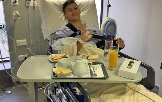Marcos Rojo undergoes surgery