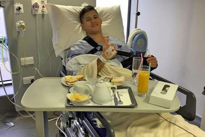Marcos Rojo undergoes surgery