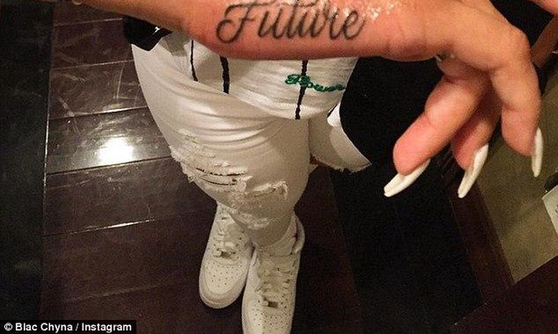 Blac Chyna tattoos Future's name on her hand