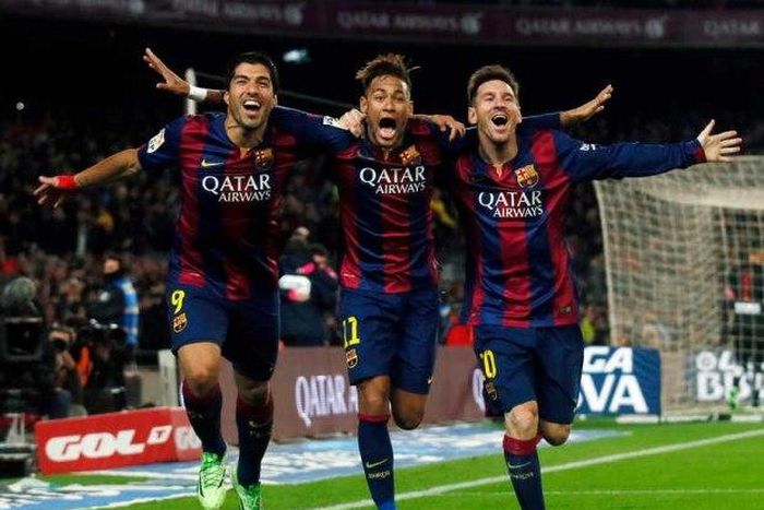 Arsenal's defence not afraid of Barcelona trio, says Ozil