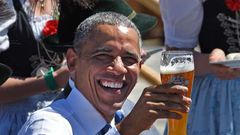 ___4323581___https:______static.pulse.com.gh___webservice___escenic___binary___4323581___2015___11___4___0___President+Barack+Obama+beer