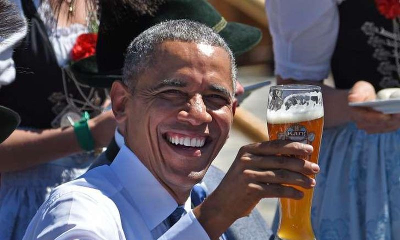 ___4323581___https:______static.pulse.com.gh___webservice___escenic___binary___4323581___2015___11___4___0___President+Barack+Obama+beer