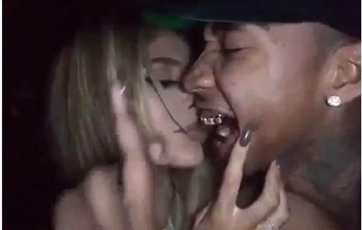 Kylie Jenner, Tyga kiss on snapchat