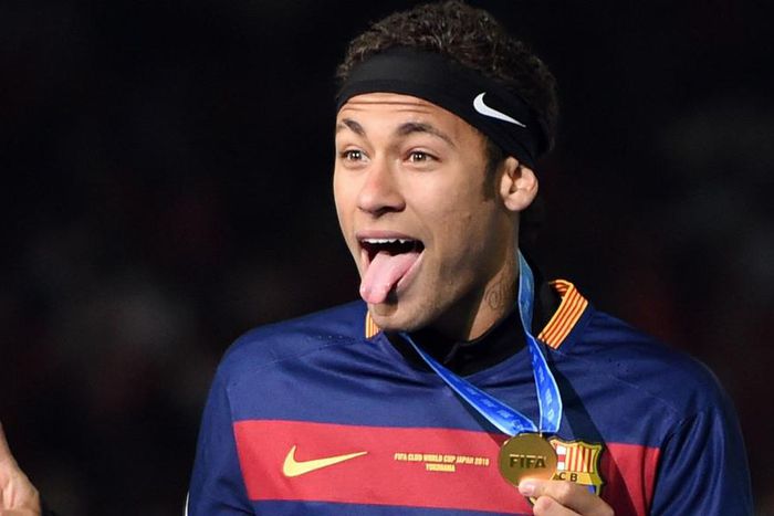 ___4495500___https:______static.pulse.com.gh___webservice___escenic___binary___4495500___2015___12___29___18___neymar-cropped_16awt96z1hqry1pv30agybr9sm