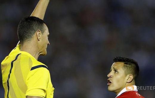 Sanchez hits out after flurry of cards in Chile defeat