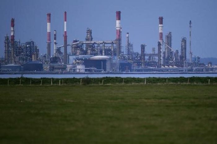 A general view shows the French oil giant Total refinery of Donges, western France, October 26, 2015.   REUTERS/Stephane Mahe