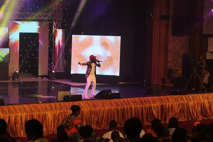 Bisa Kdei performs at 2015 Ghana's Most Beautiful finale