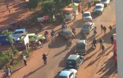 Islamist gunmen moving "floor by floor" through Mali hotel