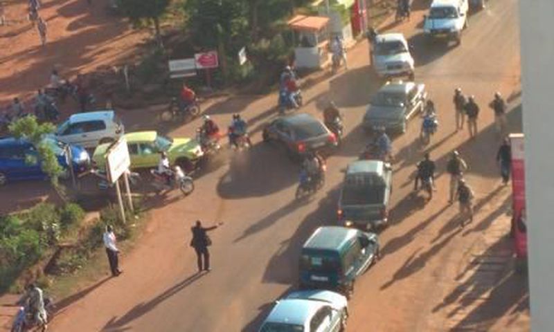 Islamist gunmen moving "floor by floor" through Mali hotel