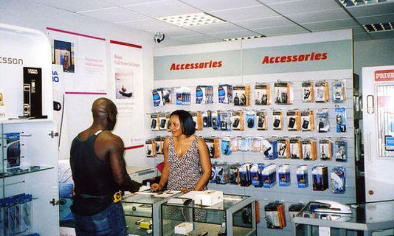 ___4508232___https:______static.pulse.com.gh___webservice___escenic___binary___4508232___2015___12___30___11___phone_shop_1