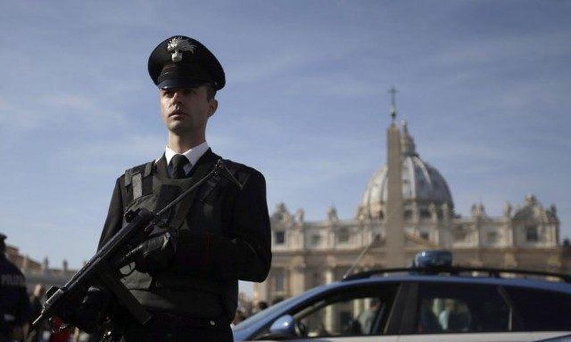 Italy arrests man suspected of helping jihadists enter country