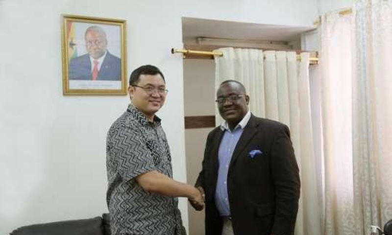On 15 October 2015, Political Counselor of Chinese Embassy in Ghana Mr. Wang Sheng met with Mr. Bernard Otabil, General Manager of Ghana News Agency