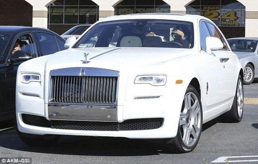 Kylie Jenner's white Rolls Royce Ghost worth $400,000 (N79.6m)